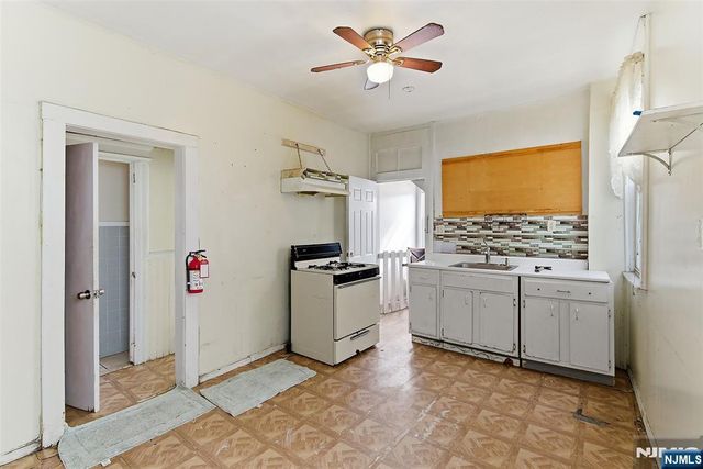 305 Clifton Avenue, Newark, NJ 07104