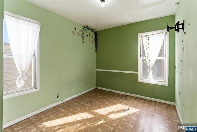 305 Clifton Avenue, Newark, NJ 07104