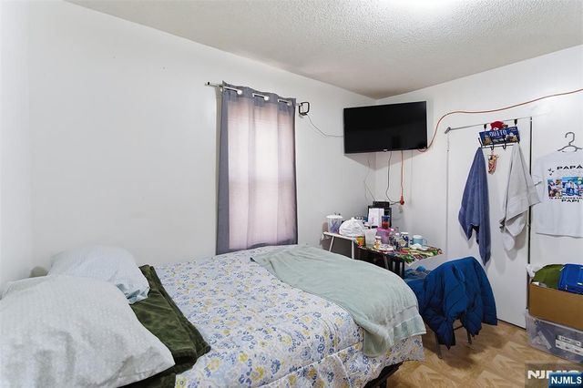 305 Clifton Avenue, Newark, NJ 07104