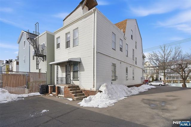 305 Clifton Avenue, Newark, NJ 07104