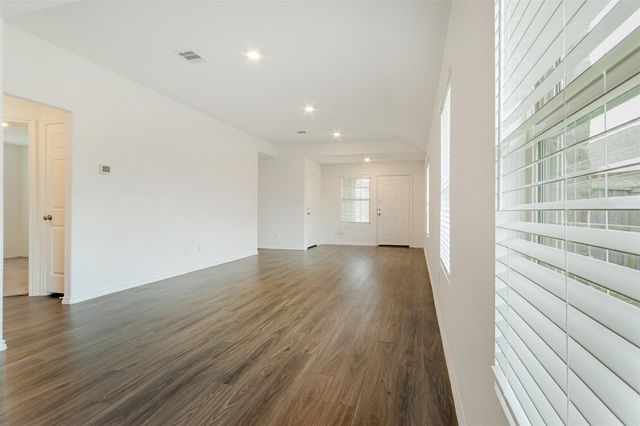 5402 Logan Dale Drive, Brookshire, TX 77423