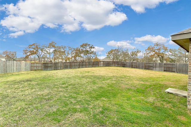 5402 Logan Dale Drive, Brookshire, TX 77423