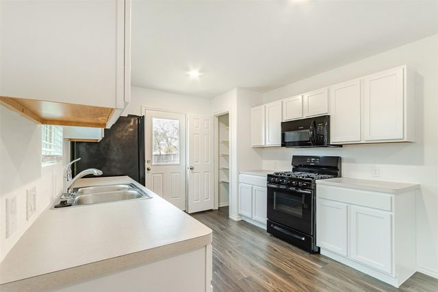 5402 Logan Dale Drive, Brookshire, TX 77423