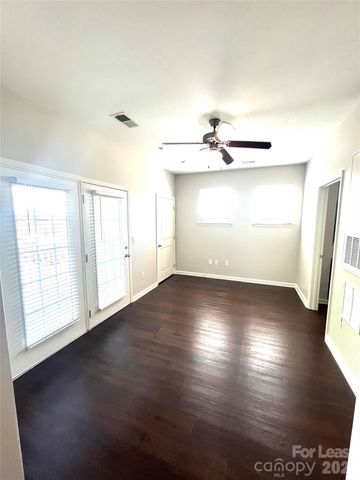 4310 Park Road 301, Charlotte, NC 28209