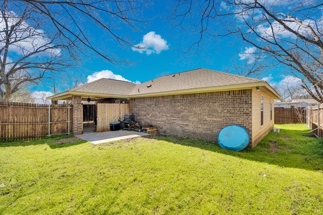 106 W Adair Street, Alvarado, TX 76009