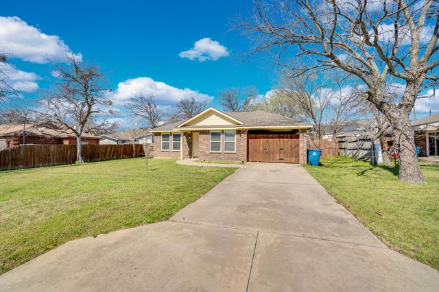 106 W Adair Street, Alvarado, TX 76009