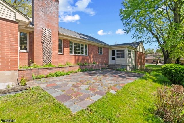 52 Waughaw Rd, Montville Twp., NJ 07082