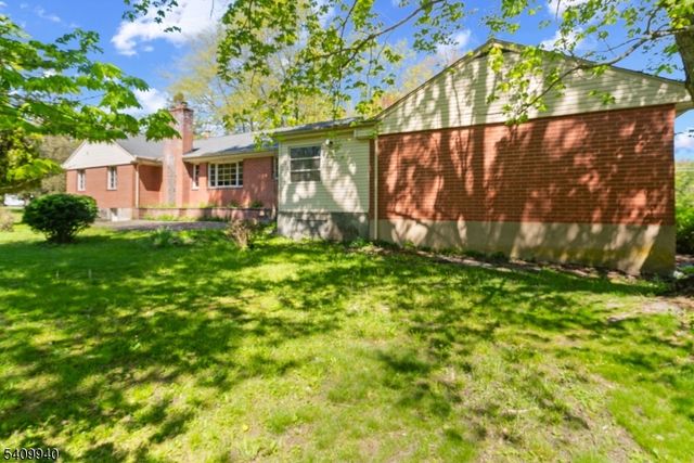 52 Waughaw Rd, Montville Twp., NJ 07082