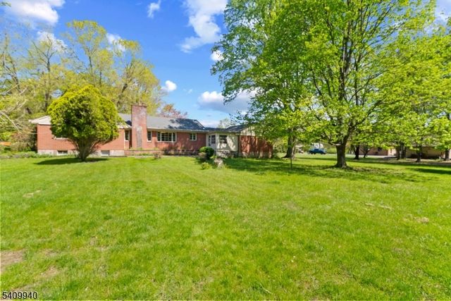 52 Waughaw Rd, Montville Twp., NJ 07082