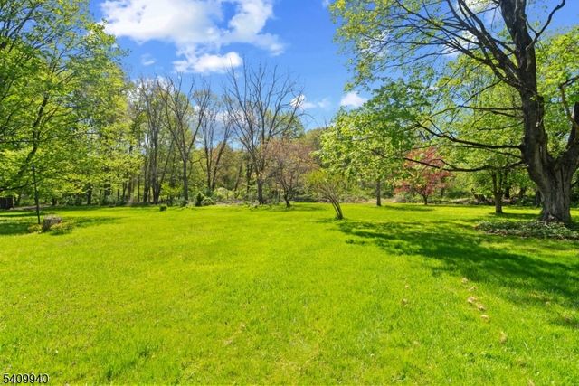 52 Waughaw Rd, Montville Twp., NJ 07082