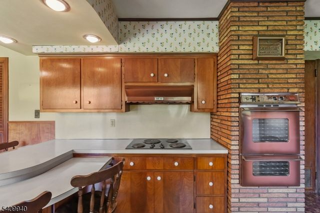 52 Waughaw Rd, Montville Twp., NJ 07082