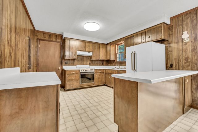 2706 Dove Ct, Clarksville, TN 37040