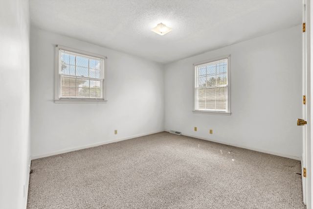 2706 Dove Ct, Clarksville, TN 37040