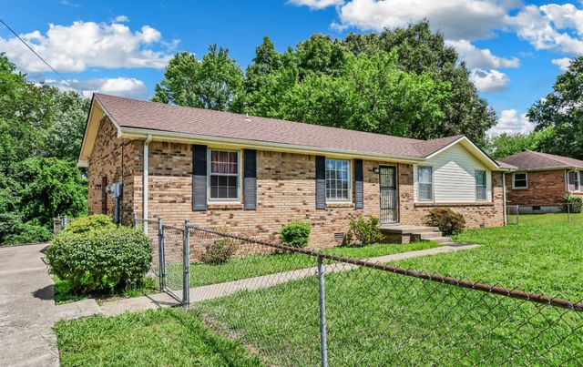 2706 Dove Ct, Clarksville, TN 37040