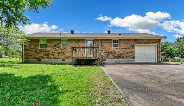 2706 Dove Ct, Clarksville, TN 37040