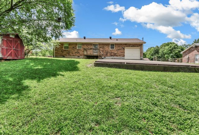 2706 Dove Ct, Clarksville, TN 37040