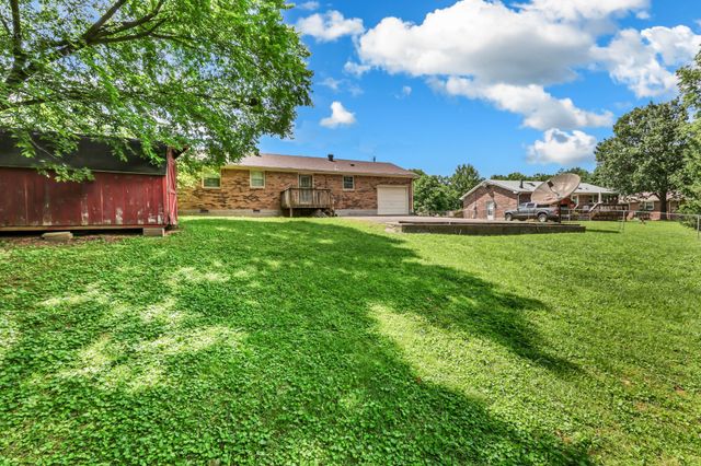 2706 Dove Ct, Clarksville, TN 37040