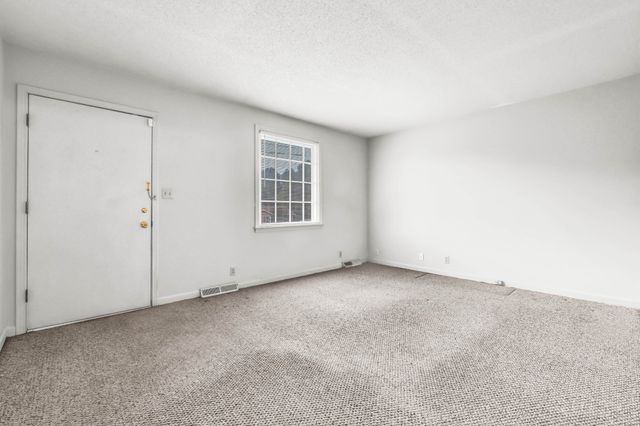 2706 Dove Ct, Clarksville, TN 37040