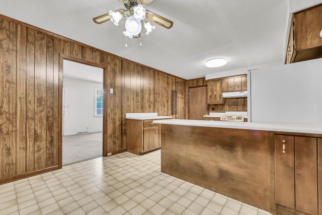 2706 Dove Ct, Clarksville, TN 37040