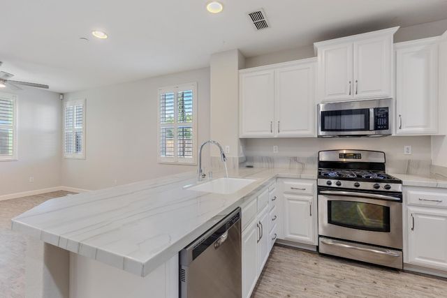 343 Phoenix Cir, Lincoln, CA 95648