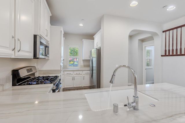 343 Phoenix Cir, Lincoln, CA 95648