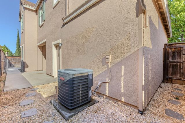 343 Phoenix Cir, Lincoln, CA 95648