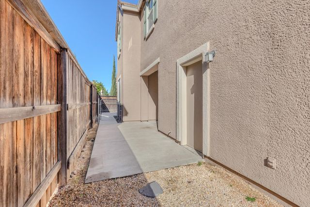 343 Phoenix Cir, Lincoln, CA 95648