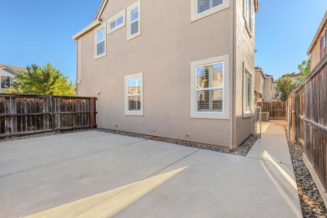 343 Phoenix Cir, Lincoln, CA 95648