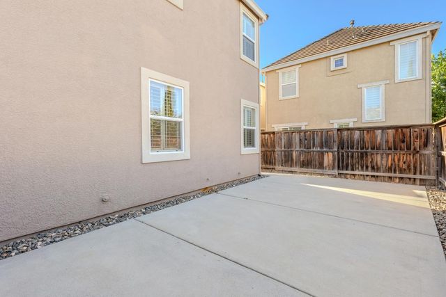 343 Phoenix Cir, Lincoln, CA 95648