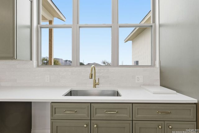 232 Spring Creek, Bandera, TX 78003