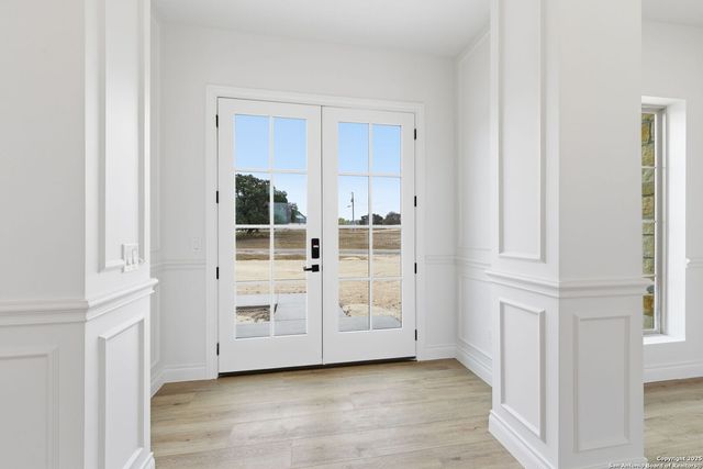 232 Spring Creek, Bandera, TX 78003