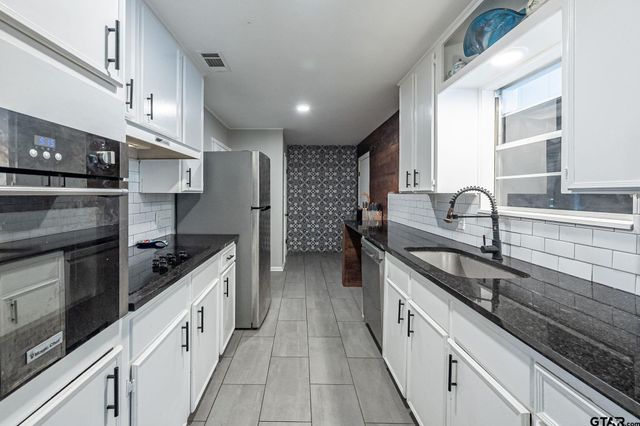 225 Powell Drive, Tyler, TX 75703