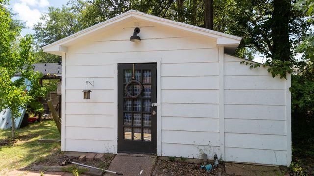 225 Powell Drive, Tyler, TX 75703