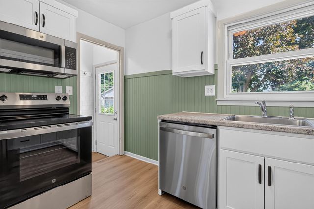 134 Thomas Avenue, Waterloo, IA 50703