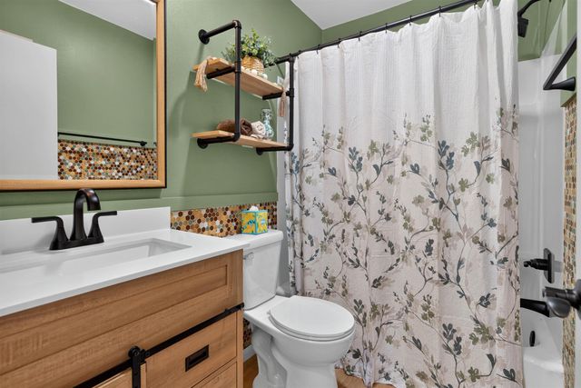 134 Thomas Avenue, Waterloo, IA 50703