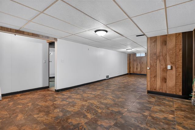 134 Thomas Avenue, Waterloo, IA 50703