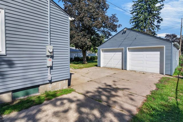 134 Thomas Avenue, Waterloo, IA 50703