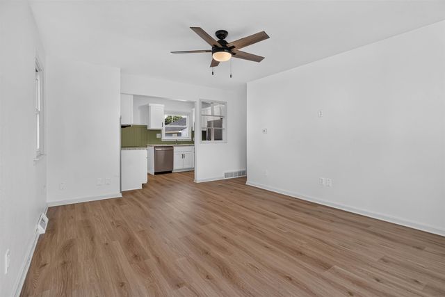 134 Thomas Avenue, Waterloo, IA 50703