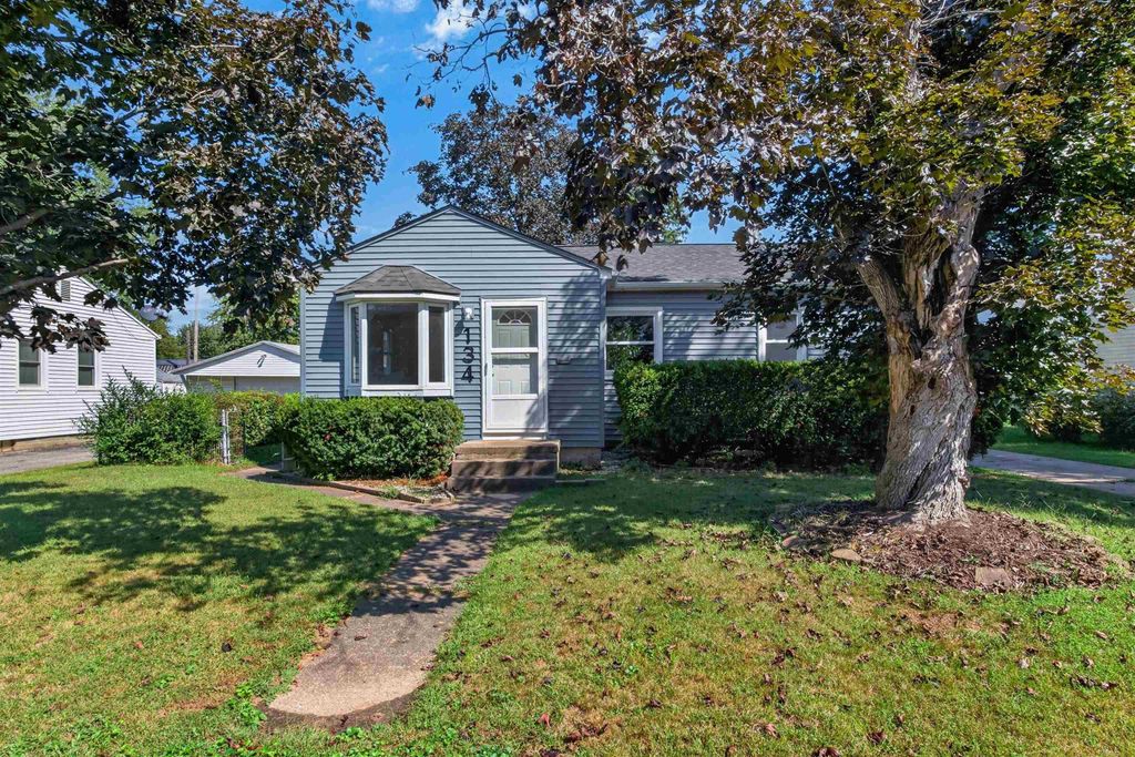 134 Thomas Avenue, Waterloo, IA 50703