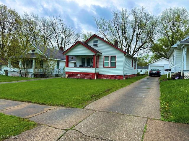 941 E Dewey Avenue, Youngstown, OH 44502