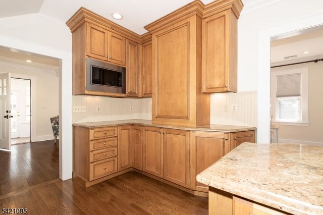 65 Division Ave, New Providence Boro, NJ 07974