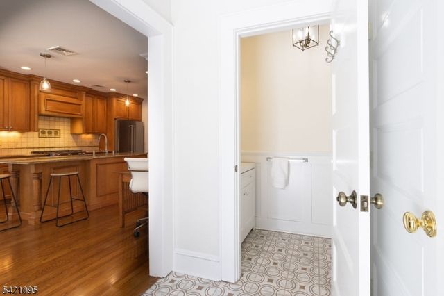 65 Division Ave, New Providence Boro, NJ 07974