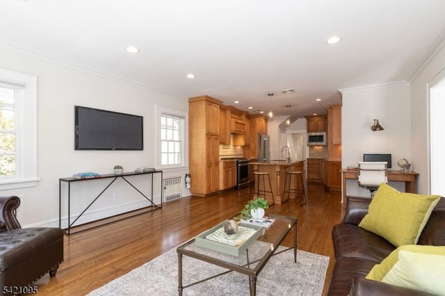 65 Division Ave, New Providence Boro, NJ 07974