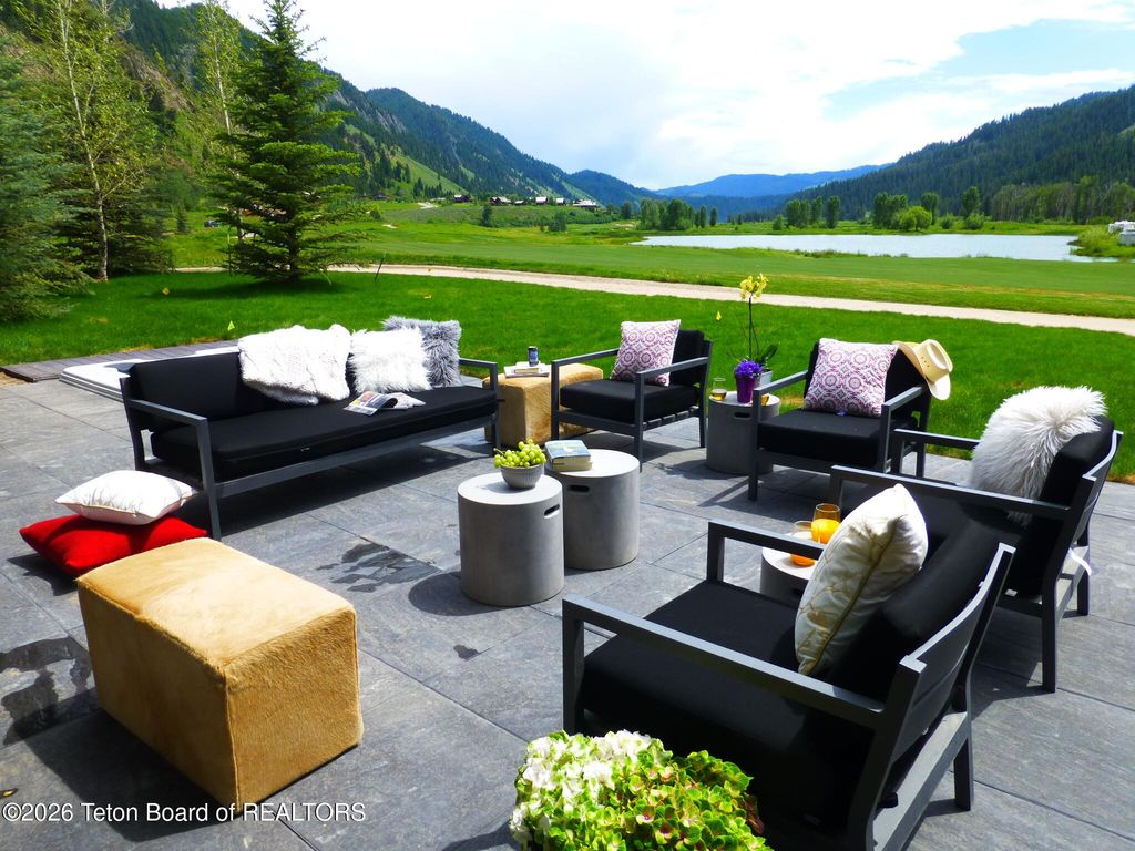 14275 S LEADER Lane, Jackson, WY 83001