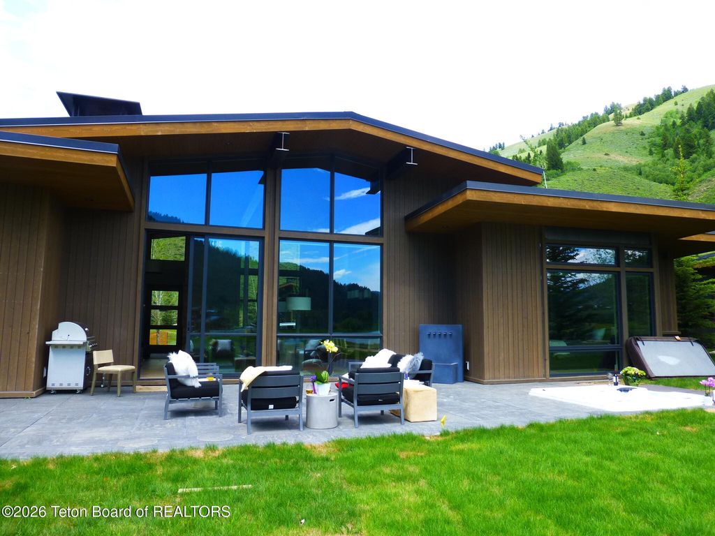 14275 S LEADER Lane, Jackson, WY 83001 photo 2