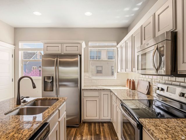 446 W AMBER GLOW LN, Draper, UT 84020