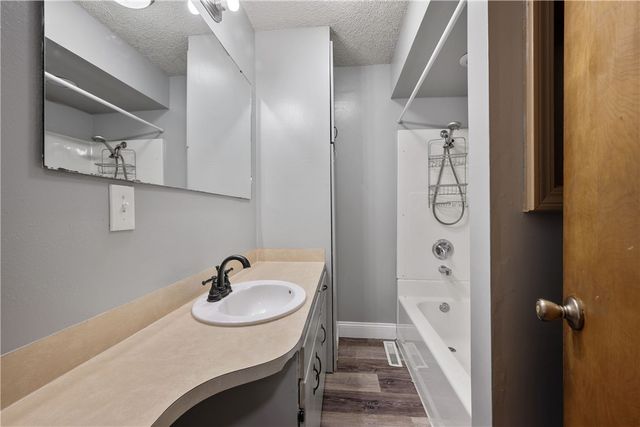 3123 E 10th, Joplin, MO 64801