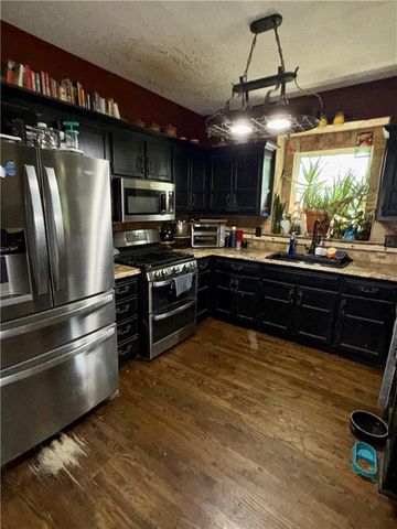 18607 E 20th Terrace N, Independence, MO 64058