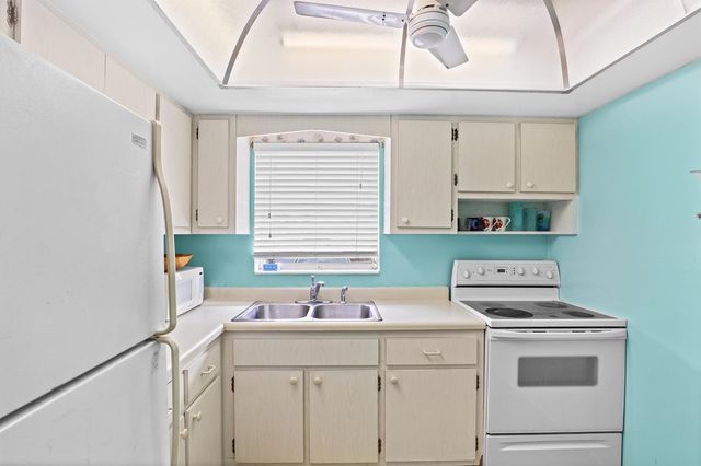 2885 W Ashley Dr Drive W B, West Palm Beach, FL 33415