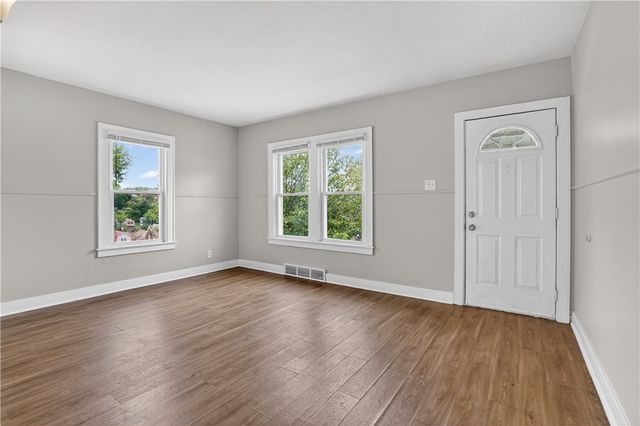 612 Hazel St, West Mifflin, PA 15122